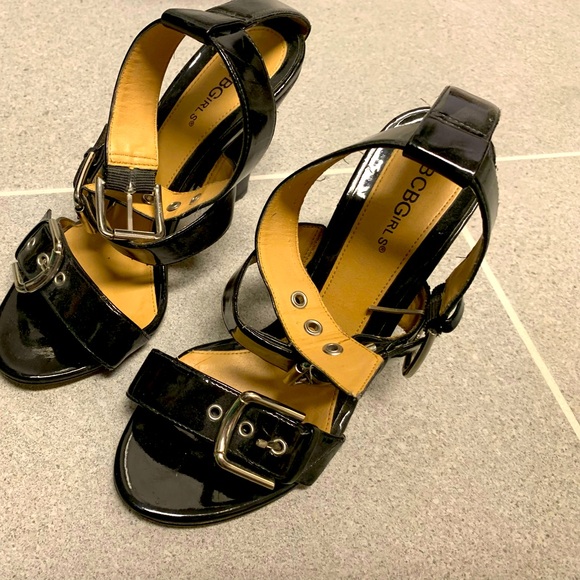 Sandals with clip detail - Picture 1 of 3
